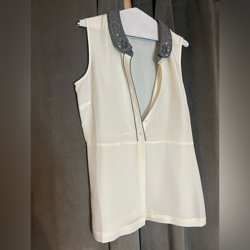 NIC + ZOE cute sheer tunic top with sequin collar - size Medium
